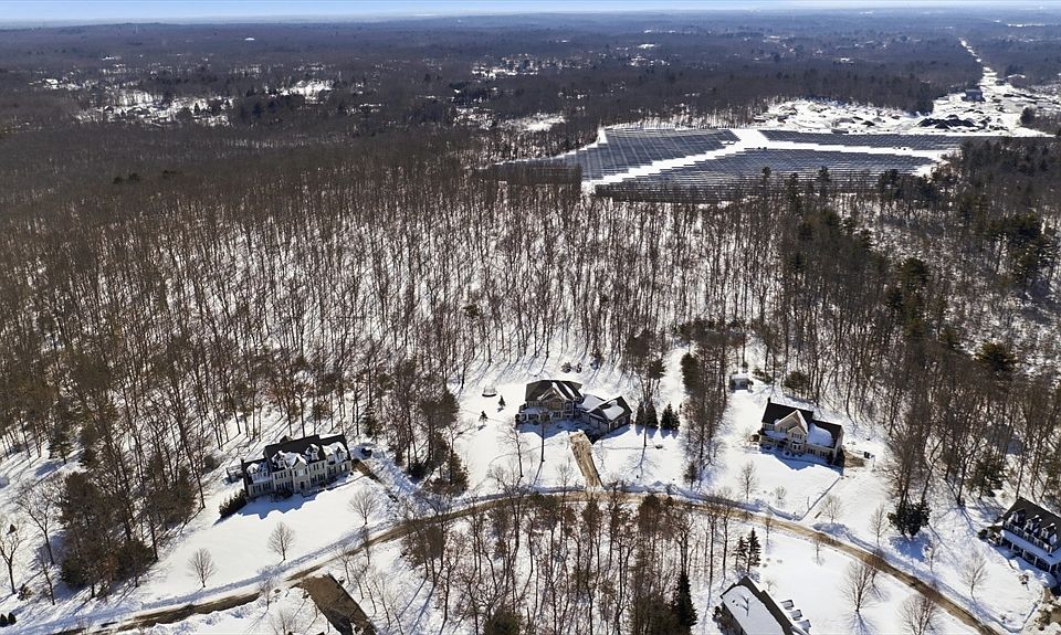 1st image of 152-152 Burnside Ave #R