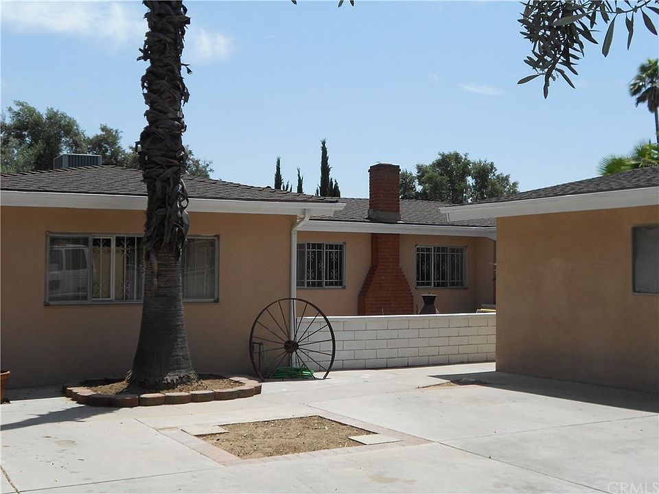 1st image of 23875 Hemlock Ave