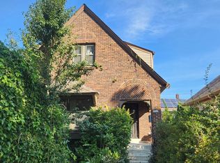 5822 W Elliott Cir, Milwaukee, WI 53208