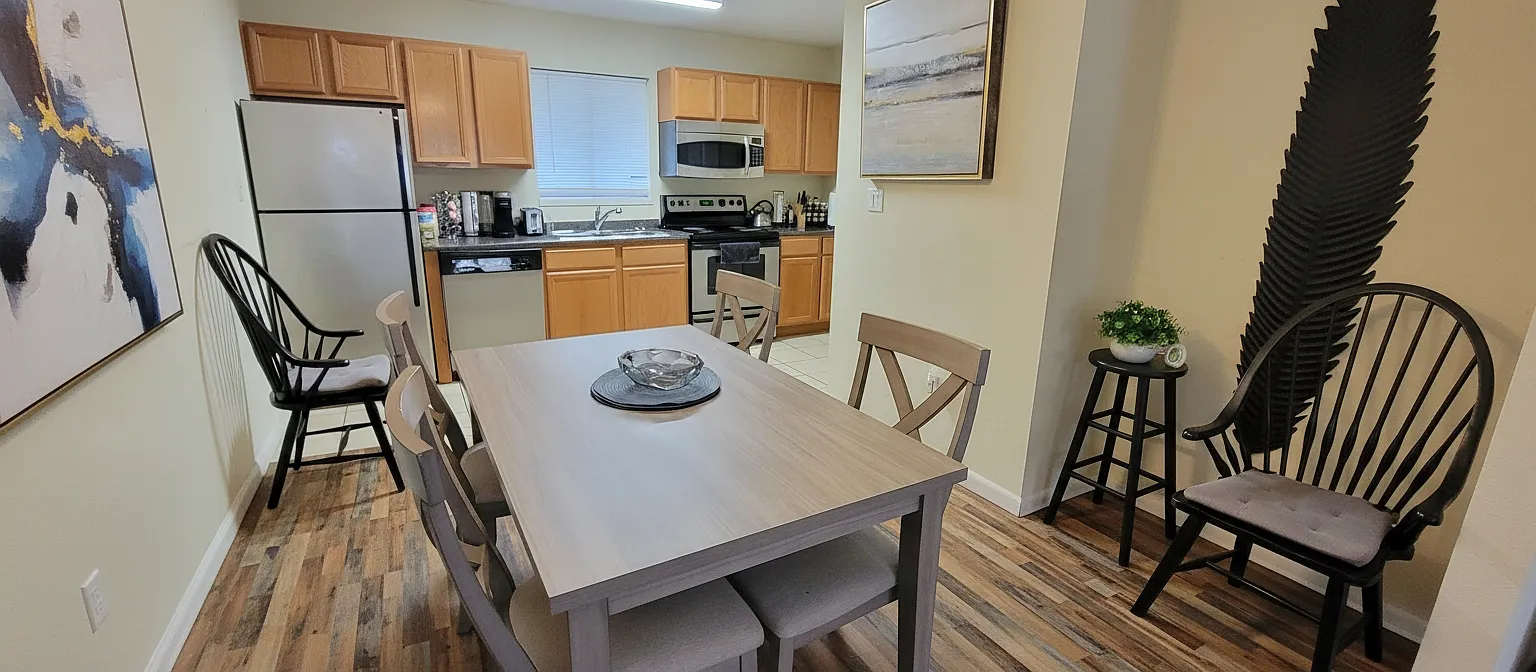 2 bed, 900 sqft, $1,700 — Photo 3