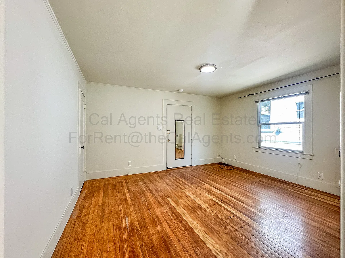 Building Photo - 2708 Haste St #6