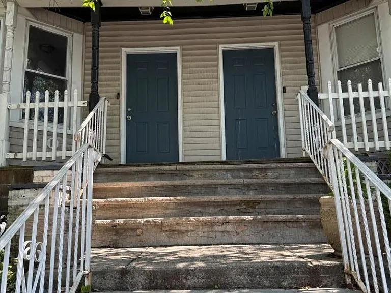 1084 Sanford Ave #A — Photo 1