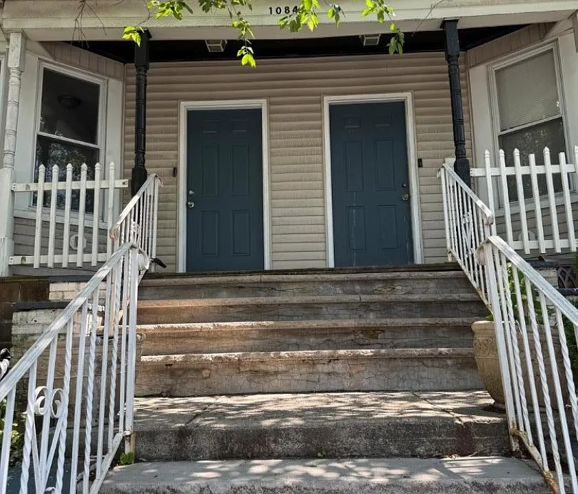 1084 Sanford Ave #A