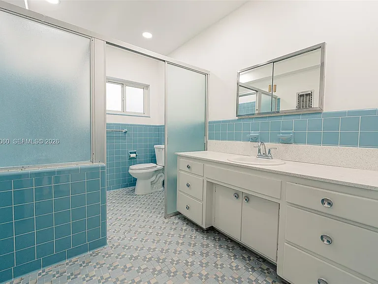 580 University Dr #2 — Photo 13