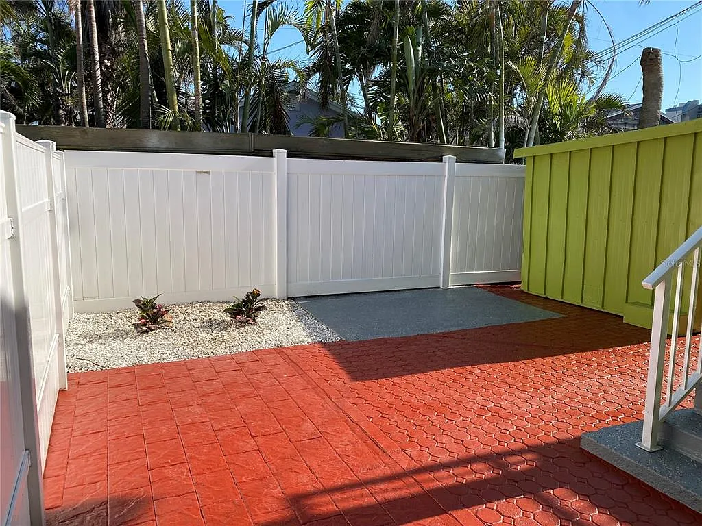 2 bed, 1.0 bath, 550 sqft, $2,290 — Photo 4