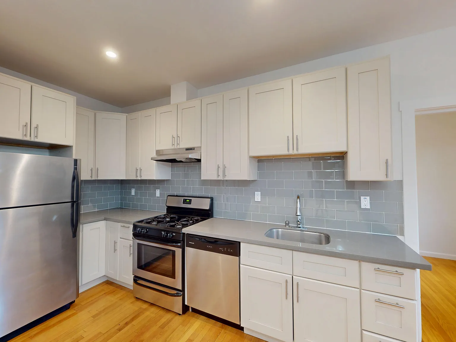 520 Buchanan Street — Photo 4