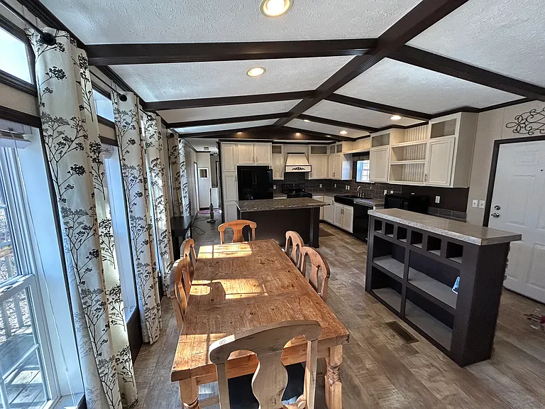 31320 Wildwood Dr — Photo 3
