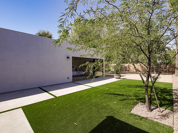 LOW MAINTENANCE LAWN