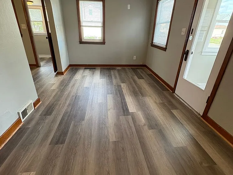 1115 Hollister Ave — Photo 9