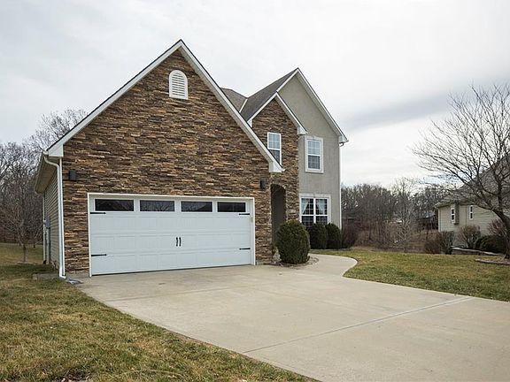 4th image of 629 Oakmont Dr