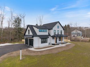 9 Wildlife Ln, North Yarmouth, ME 04097