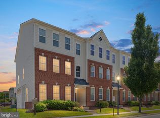19440 Promenade Dr, Leesburg, VA 20176