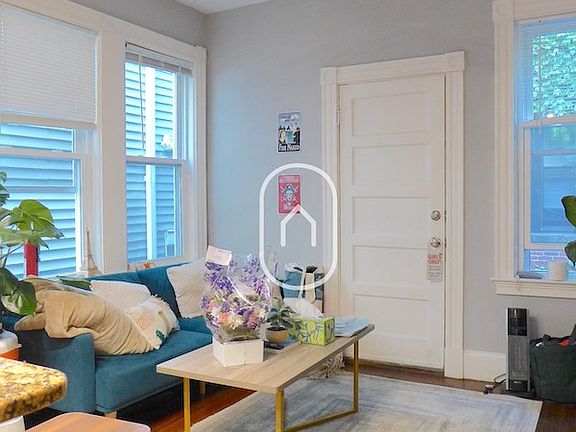 2nd image of 716 Parker St #1