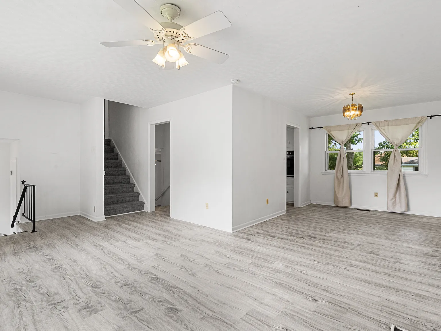 5 bed, 2.5 bath, 1850 sqft, $2,750 — Photo 4