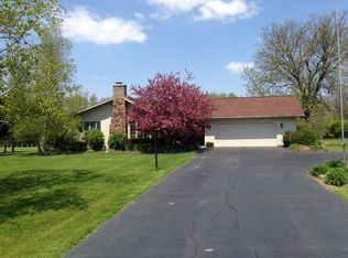 40W622 McDonald Rd, Elgin, IL 60124