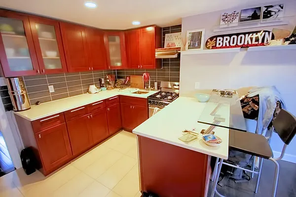 Rented by MNS | media 10