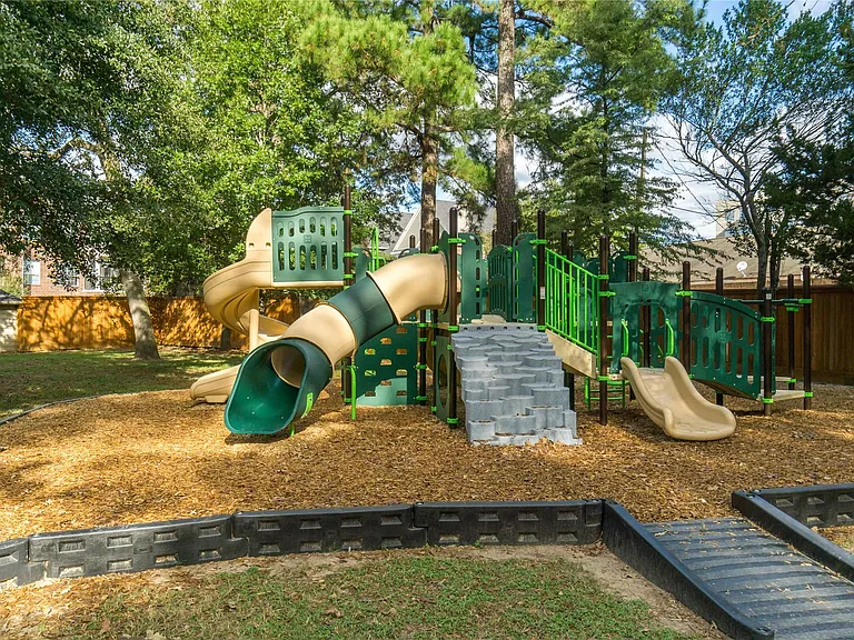 726 Thistlewood Dr — Photo 34