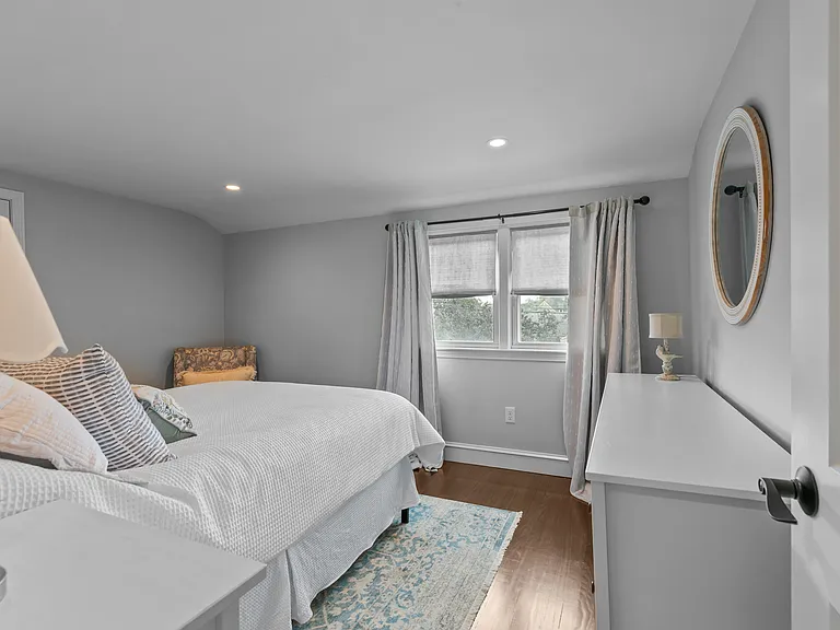 18 Sylvan Ter — Photo 25