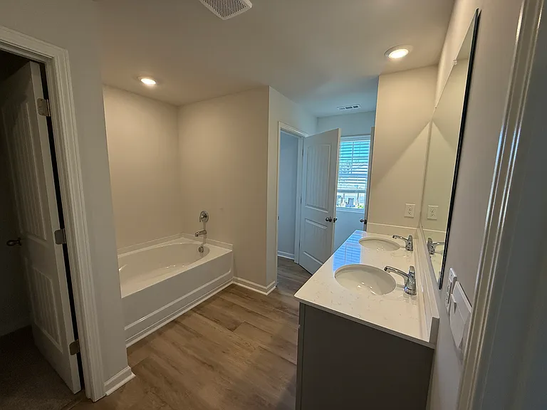 126 Hughes Place Dr — Photo 36