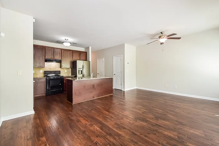 3253 Pennington Dr — Photo 6