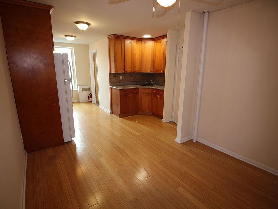 2nd image of 238 Sackett St APT 4L