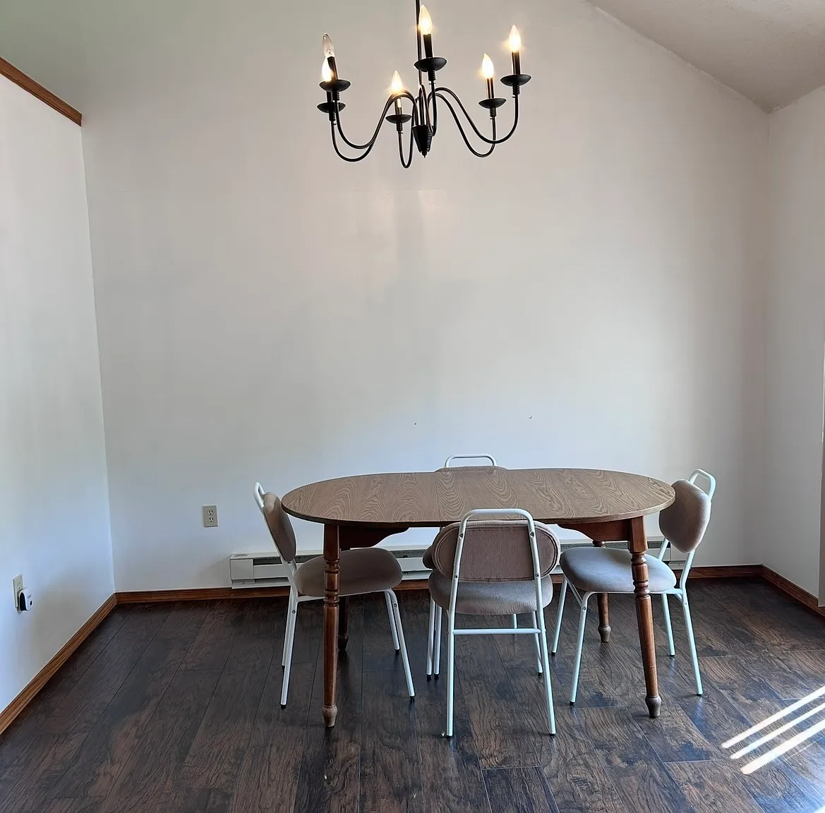 4 bed, 2.5 bath, 1960 sqft, $2,600 — Photo 4