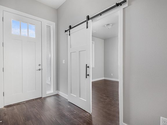 3rd image of 4523 Laurel Ct