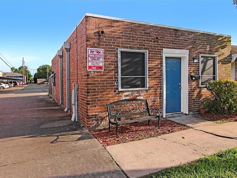 211 W F St #211 — Photo 3