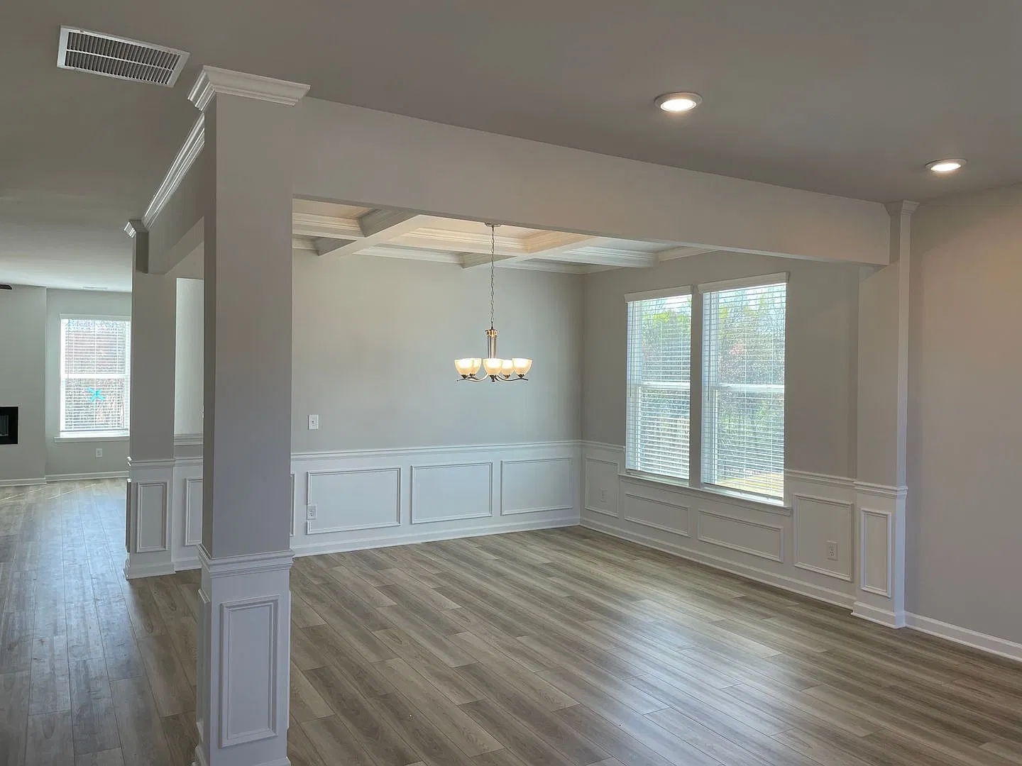 Spacious 5-Bedroom Home with Over 3,200 Sq Ft, Community Amenities & close to Downtown Newnan! Mu... — Photo 4