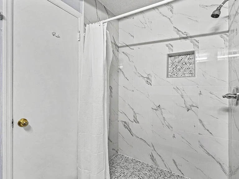 2305 N Congress Ave #18 — Photo 14