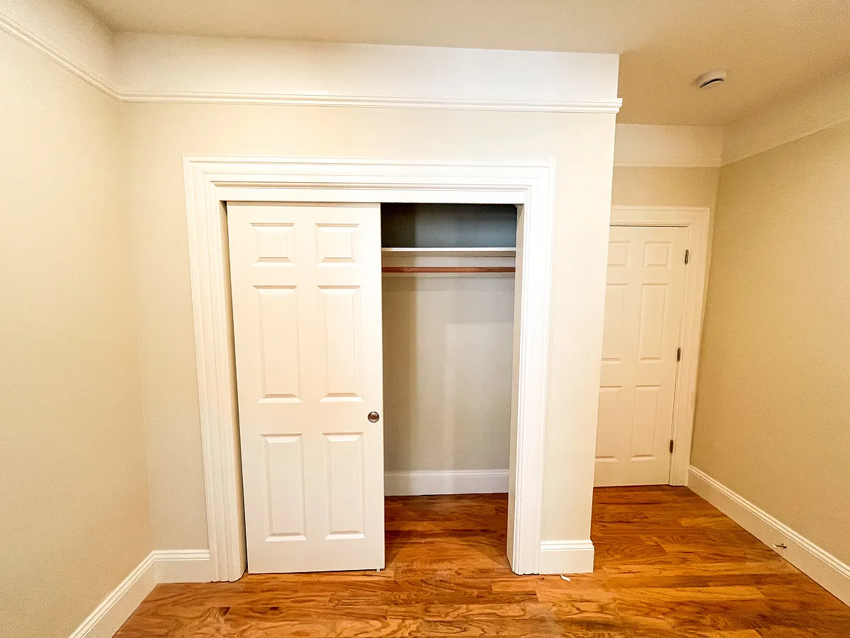 Building Photo - 28-32 Ringold St #32A