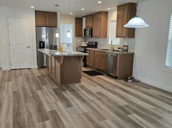 4901 Green River Rd #238, Corona, CA 92878