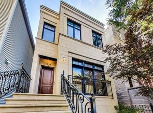 1337 W Roscoe St, Chicago, IL 60657