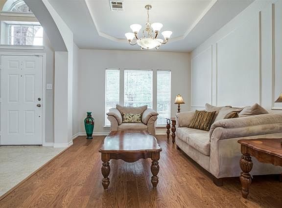 4th image of 204 Devenshire Dr