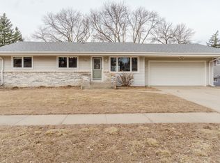 3323 Lancelot Ln, Sioux City, IA 51106
