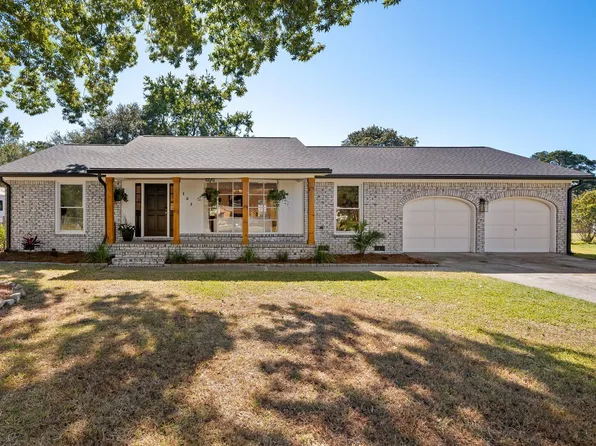 151 N Lakeshore Dr, Goose Creek, SC 29445