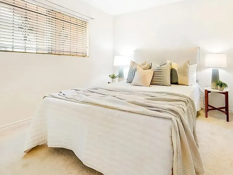 2530 Clairemont Dr #301 — Photo 6