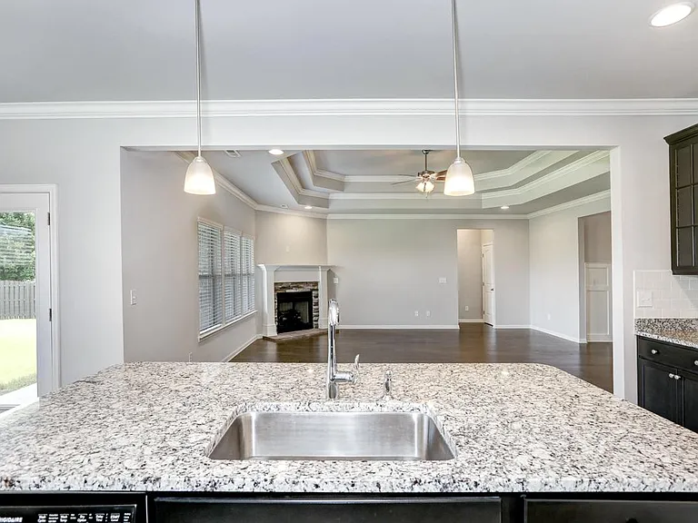 611 Willow Crest Ln SW — Photo 10
