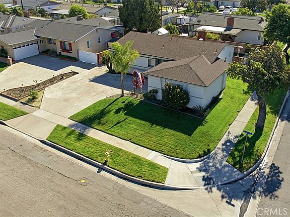 3rd image of 1484 W Maxzim Ave