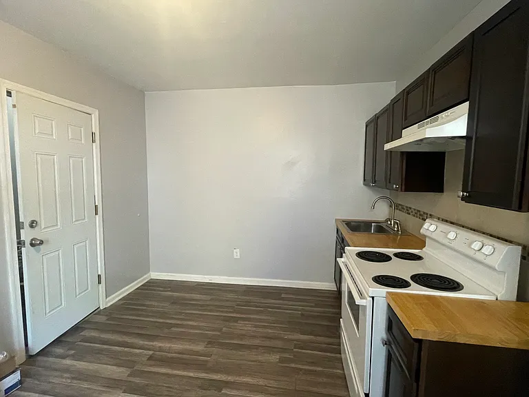 338 N 63rd St #2B — Photo 3