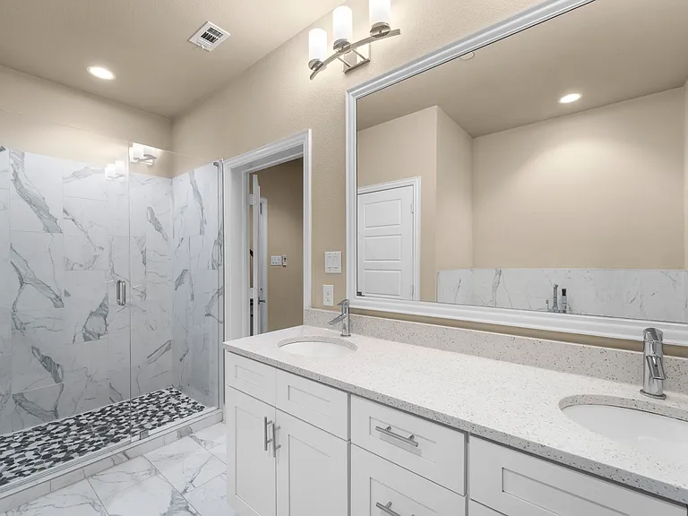 2952 Sheridan Dr — Photo 21
