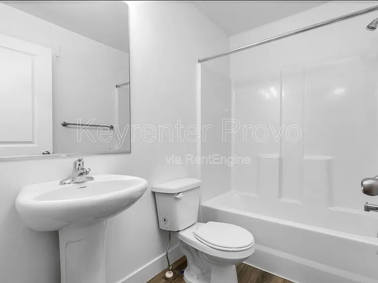 909 N 1300 E — Photo 6