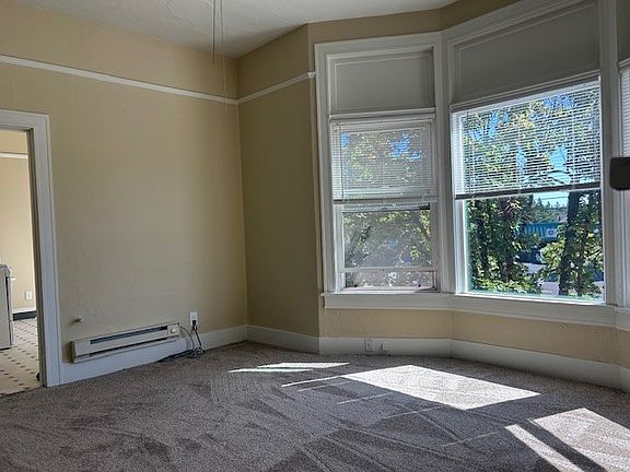Bay window let in wonderful natural light