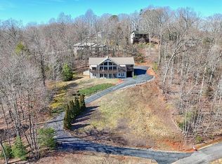 1085 Chatuge Village Cir, Hayesville, NC 28904