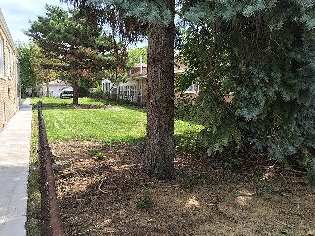 2nd image of 1905 N Sayre Ave