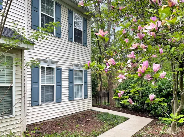 20446 River Ripple Sq, Sterling, VA 20165