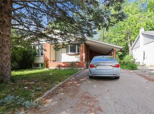 7 Cardill Cres, Waterloo, ON N2L 3Y7