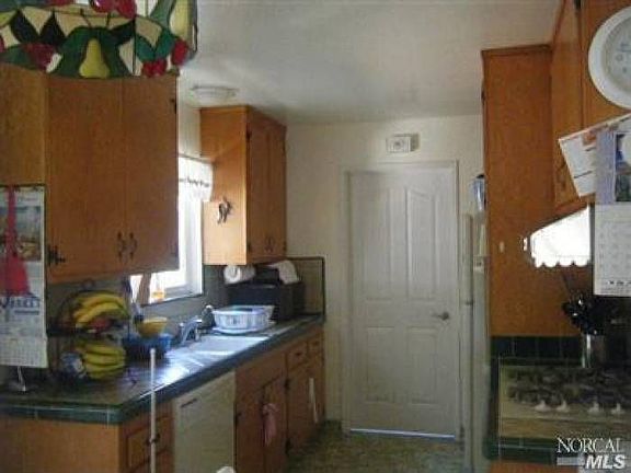 4th image of 3214 Montclair Ave