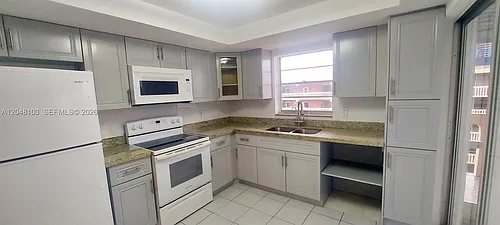 200 NE 12th Ave #3E Photo 1