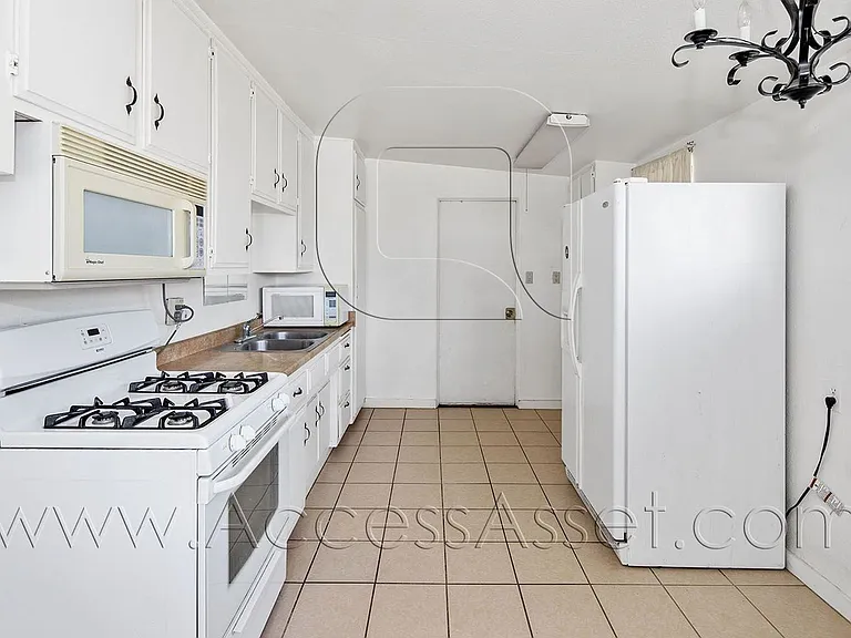 675 American Ave #2 — Photo 6